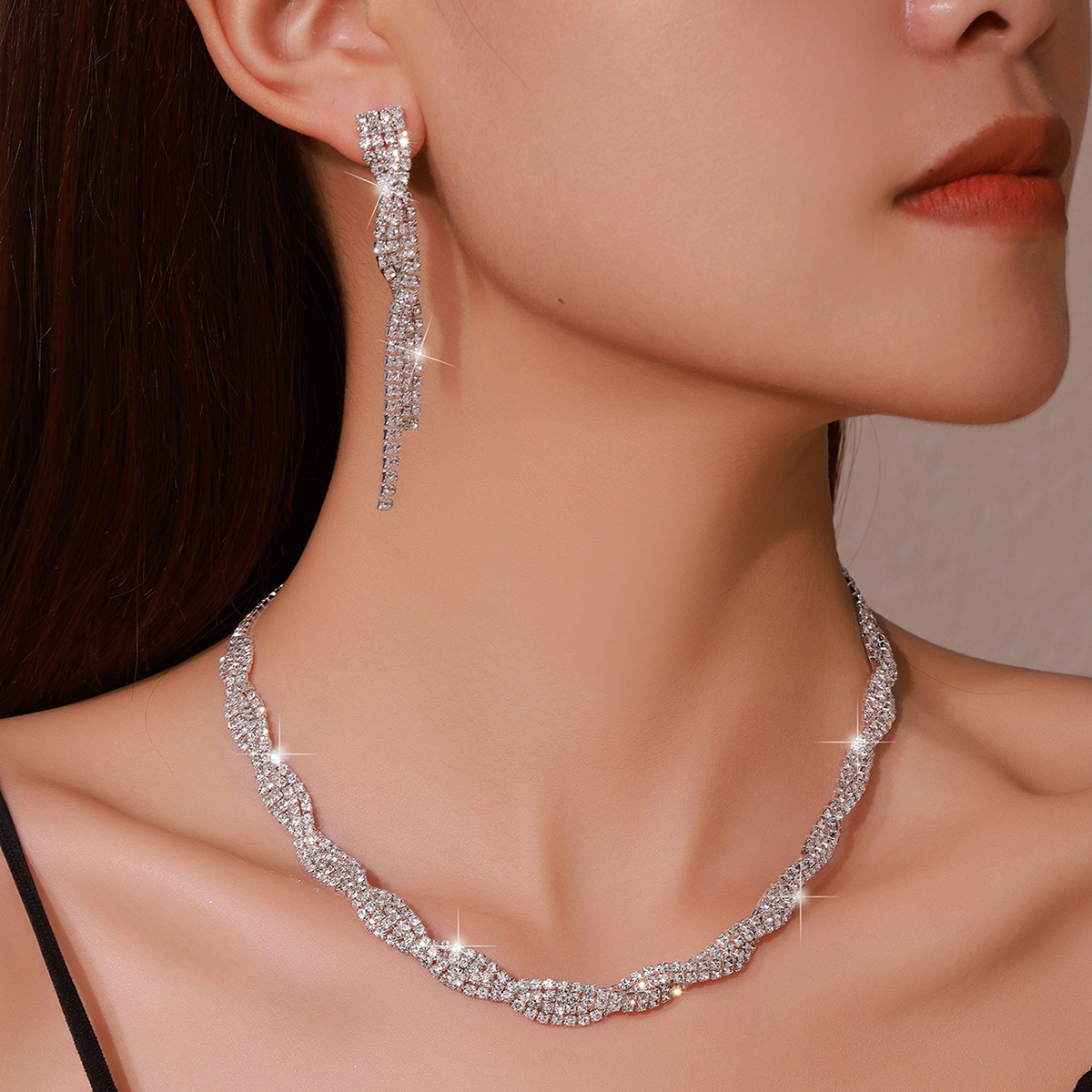 luxurious necklace 2.jpg